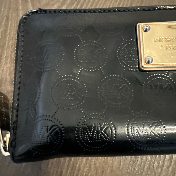 Michael‎ Kors Logo Wallet Zip Around Black Patent Leather MK - Picture 2 of 9